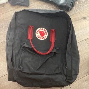 fjallraven kanken black and red bag